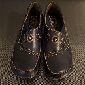 L'ATISTE Burbank women’s clogs Eur. Size 41 9.5-10 US